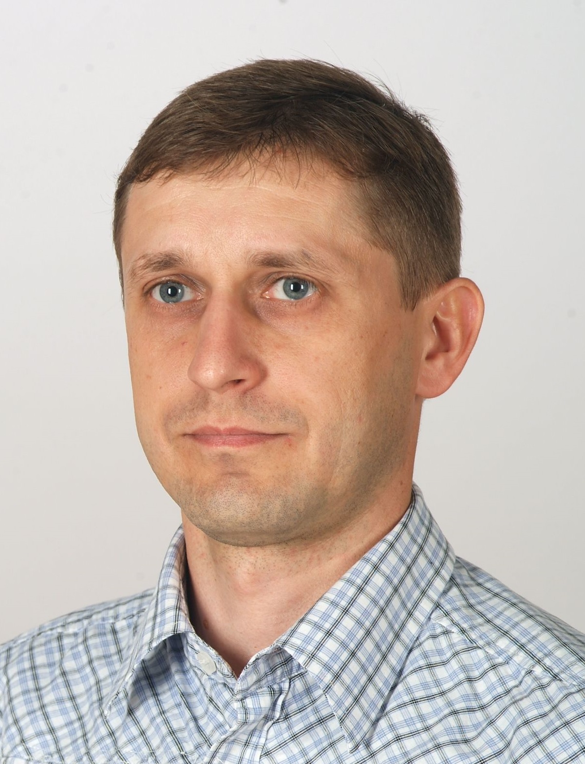Piotr Wiącek : Członek zespołu badawczego